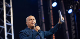 그렉 로리 목사 “견고한 결혼생활 유지할 수 있는 방법은…”