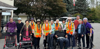 아메니다 시니어 커뮤니티, ‘워킹 & 픽업 트래시’ 프로그램으로 건강과 보람을 동시에!