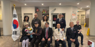 주밴쿠버 총영사관 견종호 총영사, 생존 6.25 참전 유공자에 무공훈장 전수