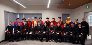 Northwest Seminary-College 졸업식 및 학위 수여식 가져