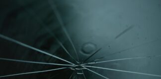 조셉마테라 박사 ‘성경적 거룩의 붕괴가 초래한 7가지 파국’ broken glass