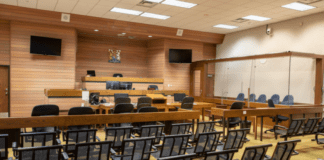 교회 소송에 정부의 재정 사용은 불합리