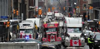 오타와(Ottawa)로 모인 시위대 주일 예배에도 영향